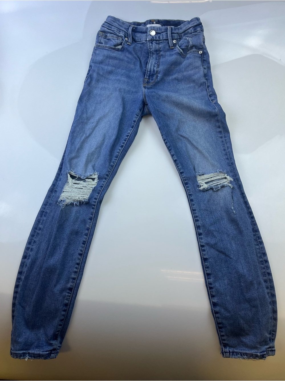 Good American Medium-Wash Ripped Denim Jeans N260-52